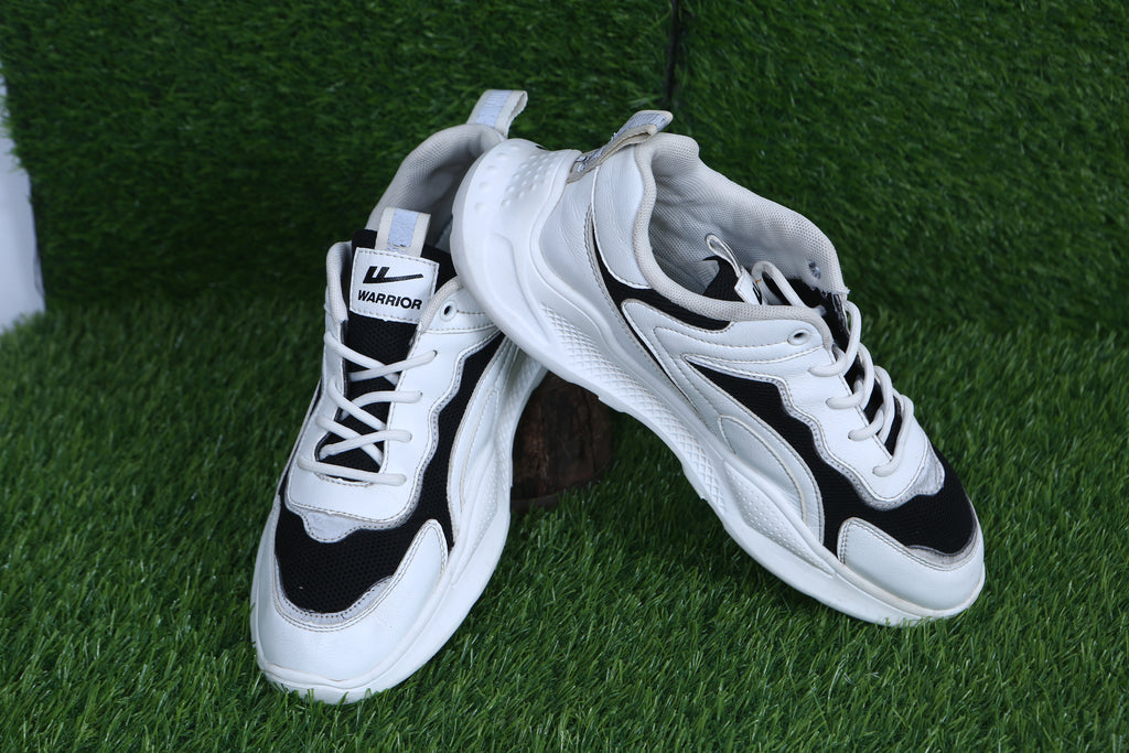 Warrior Shanghai Athletics Black & White Urban Runner