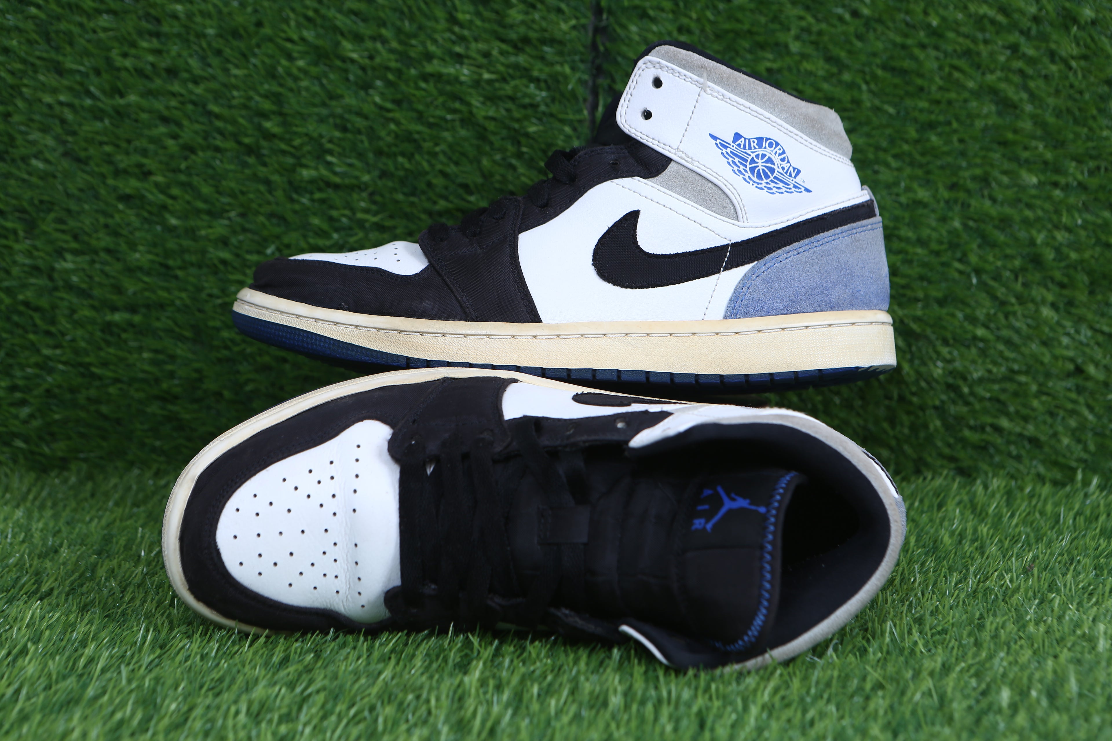 Air Jordan 1 Mid SE 'Royal Black Toe' Edition