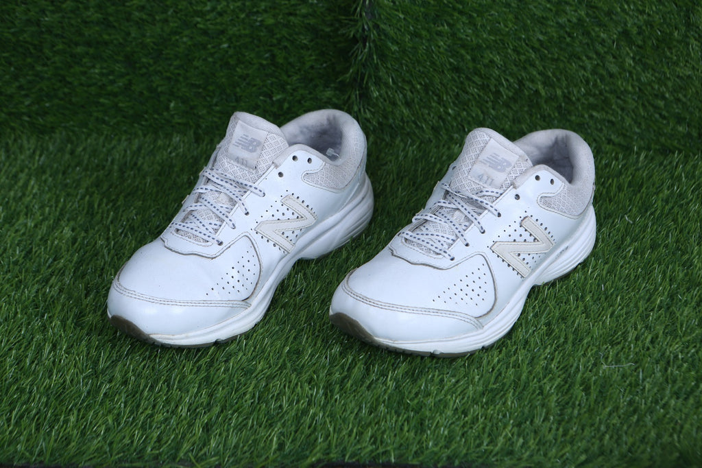 Retro 411 V2 Style Walking Shoes